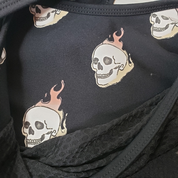 Torrid Sports Bra Black Mesh Front Skulls Flames Size 0 Large 12 Activewear NWT - Picture 8 of 13
